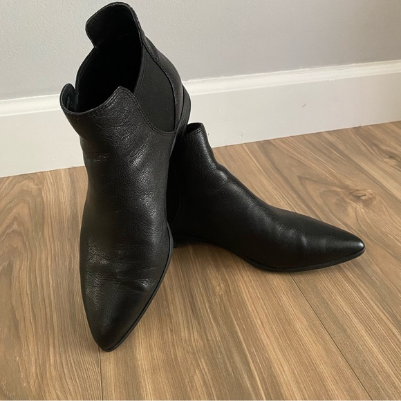 Cole Haan ankle boots ladies size 7 B, black, booties, style W23337 or 215903 - Picture 1 of 7
